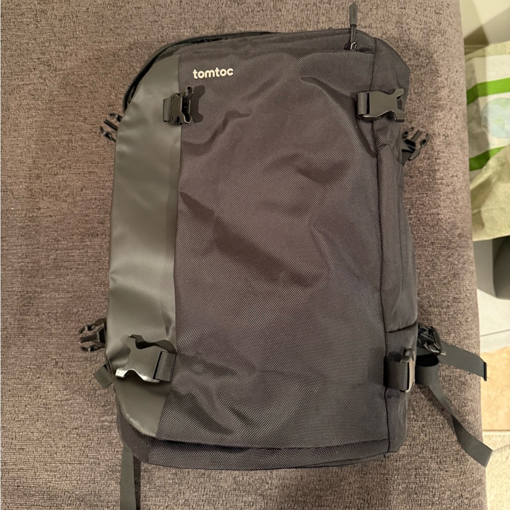 Tomtoc 40L travel bag